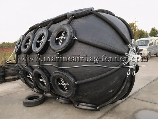 Vida útil más larga Fenders marinos neumáticos de tipo Yokohama 50kPa / 80kPa